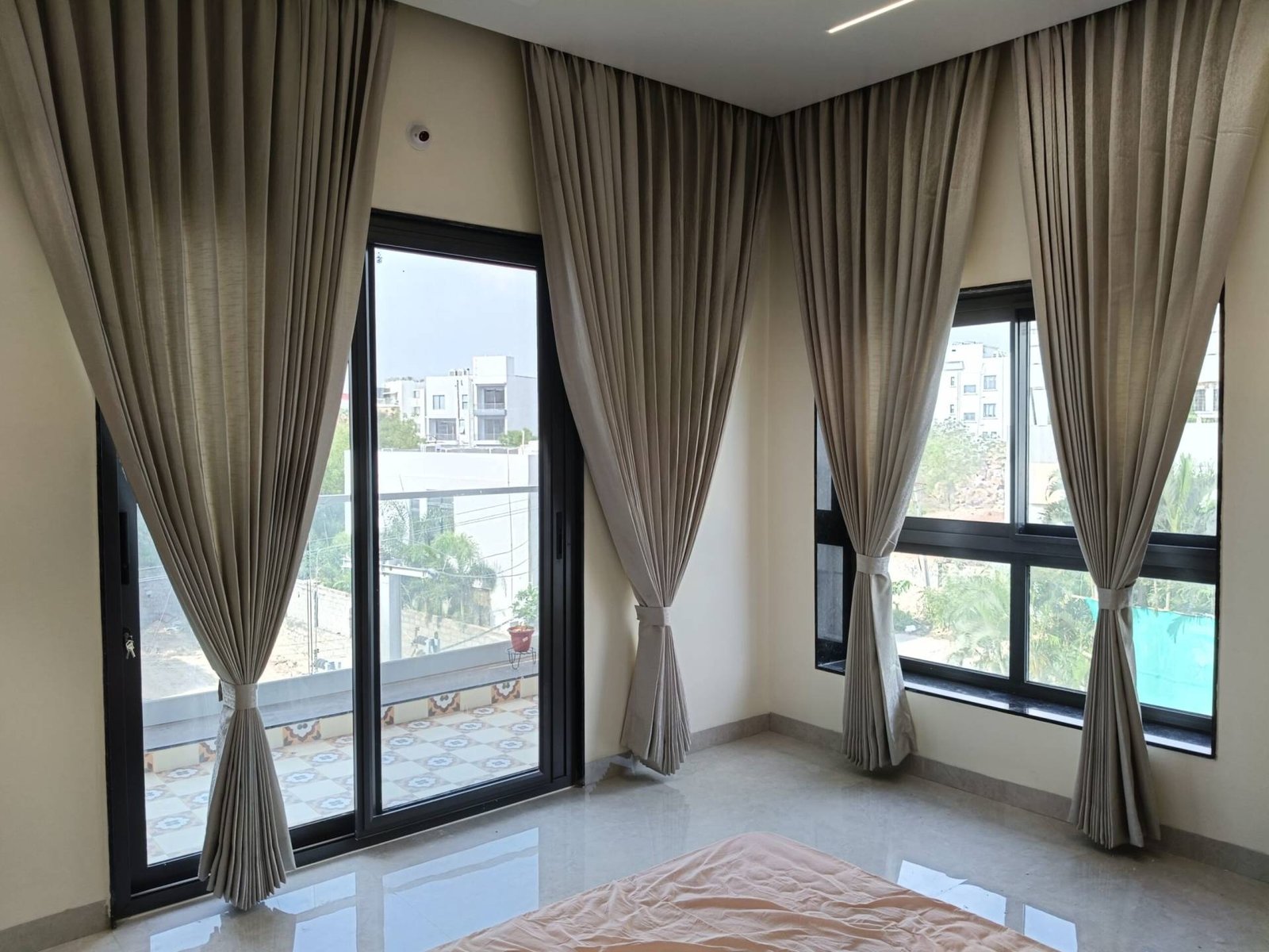 curtainimg22